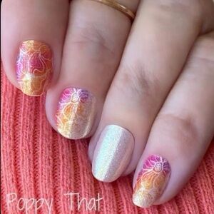 Poppy That-Color Street